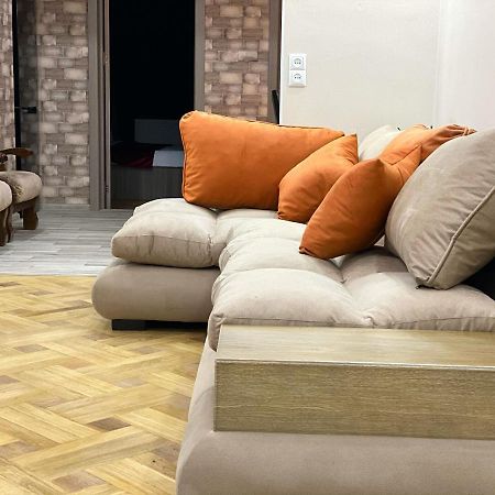 Luxury 4-Bedroom Apartment In The Center Tbilisi Exterior photo