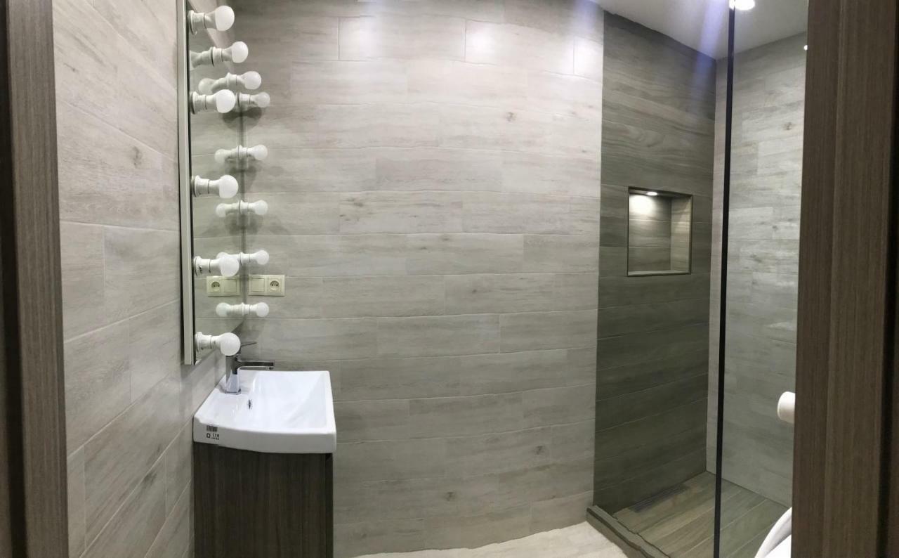 Luxury 4-Bedroom Apartment In The Center Tbilisi Exterior photo