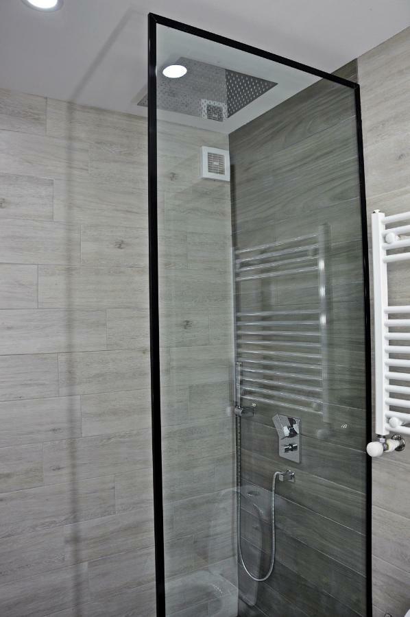 Luxury 4-Bedroom Apartment In The Center Tbilisi Exterior photo